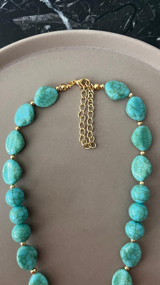 Maxi colar turquesa com medalha