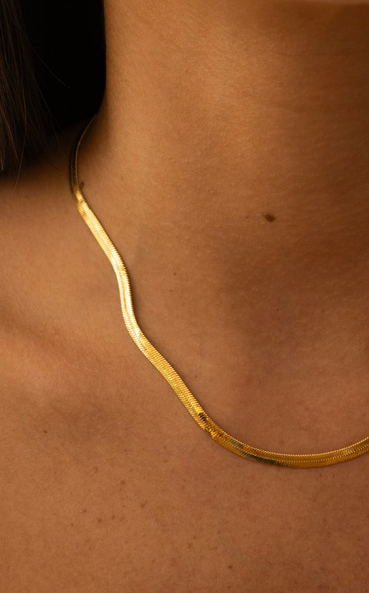 choker fita ouro