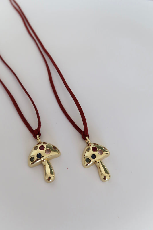 Colar cogumelo fio de carmuça