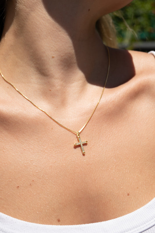 Colar cruz cravejado