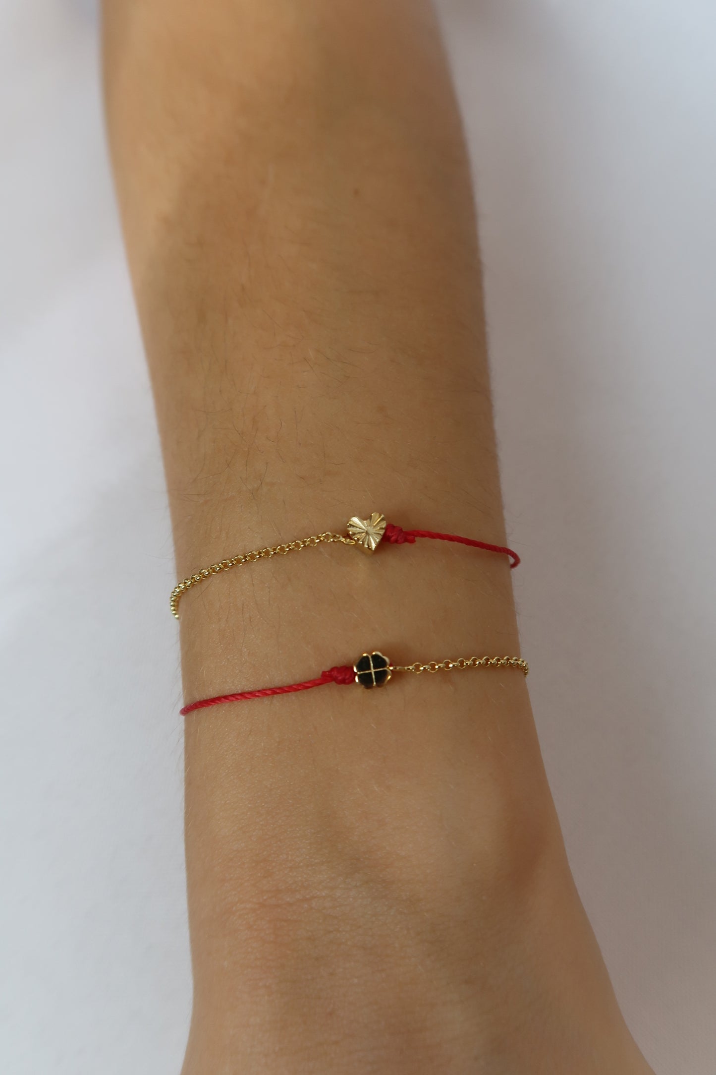 Pulseira vermelha joia