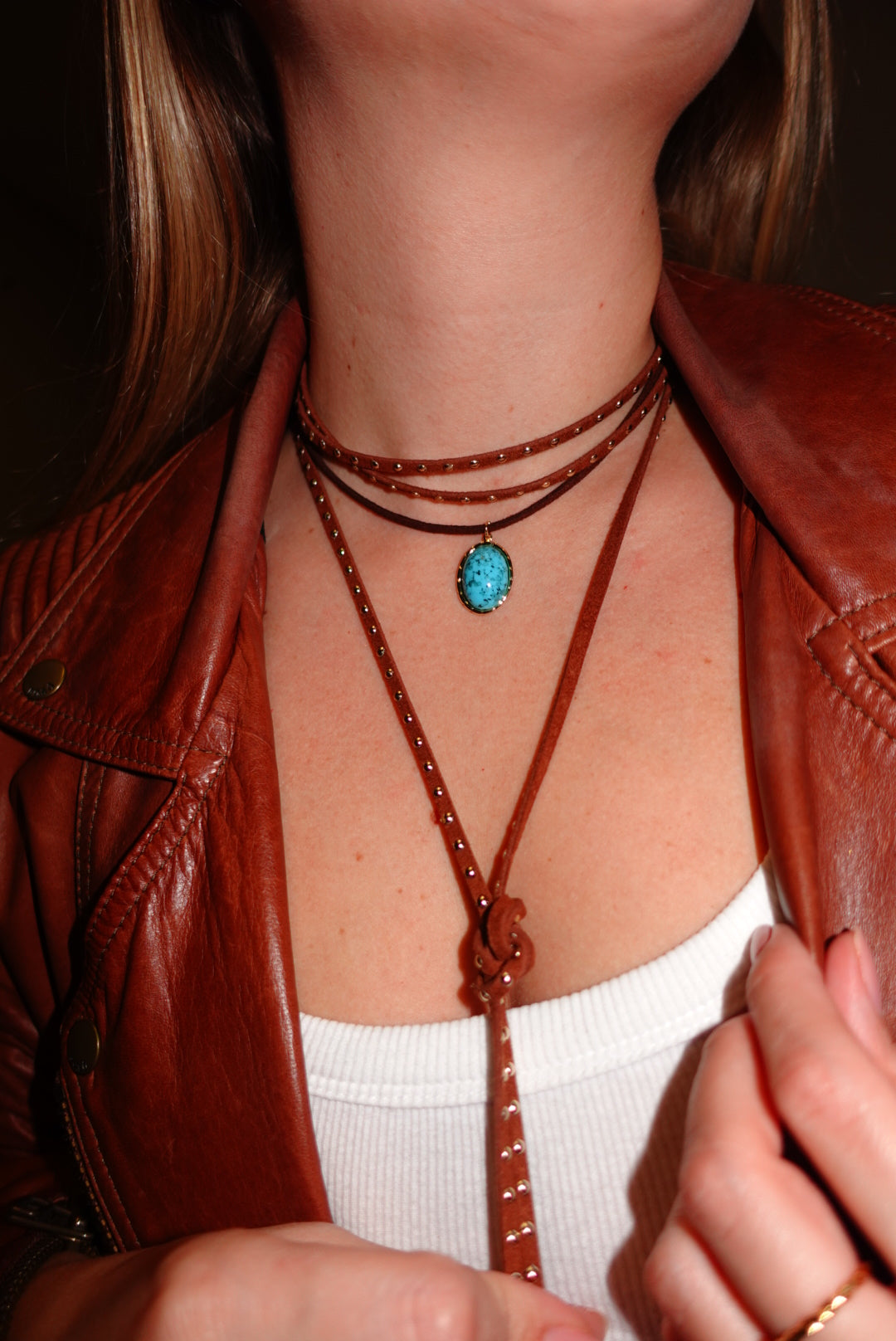 Conjunto Chokers Camurça