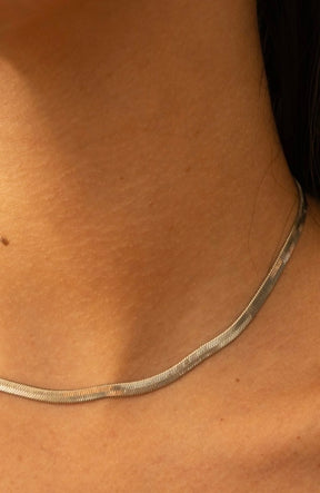 Choker fita prata