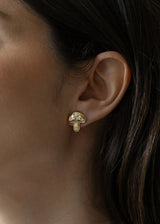 Brinco cogumelo dourado