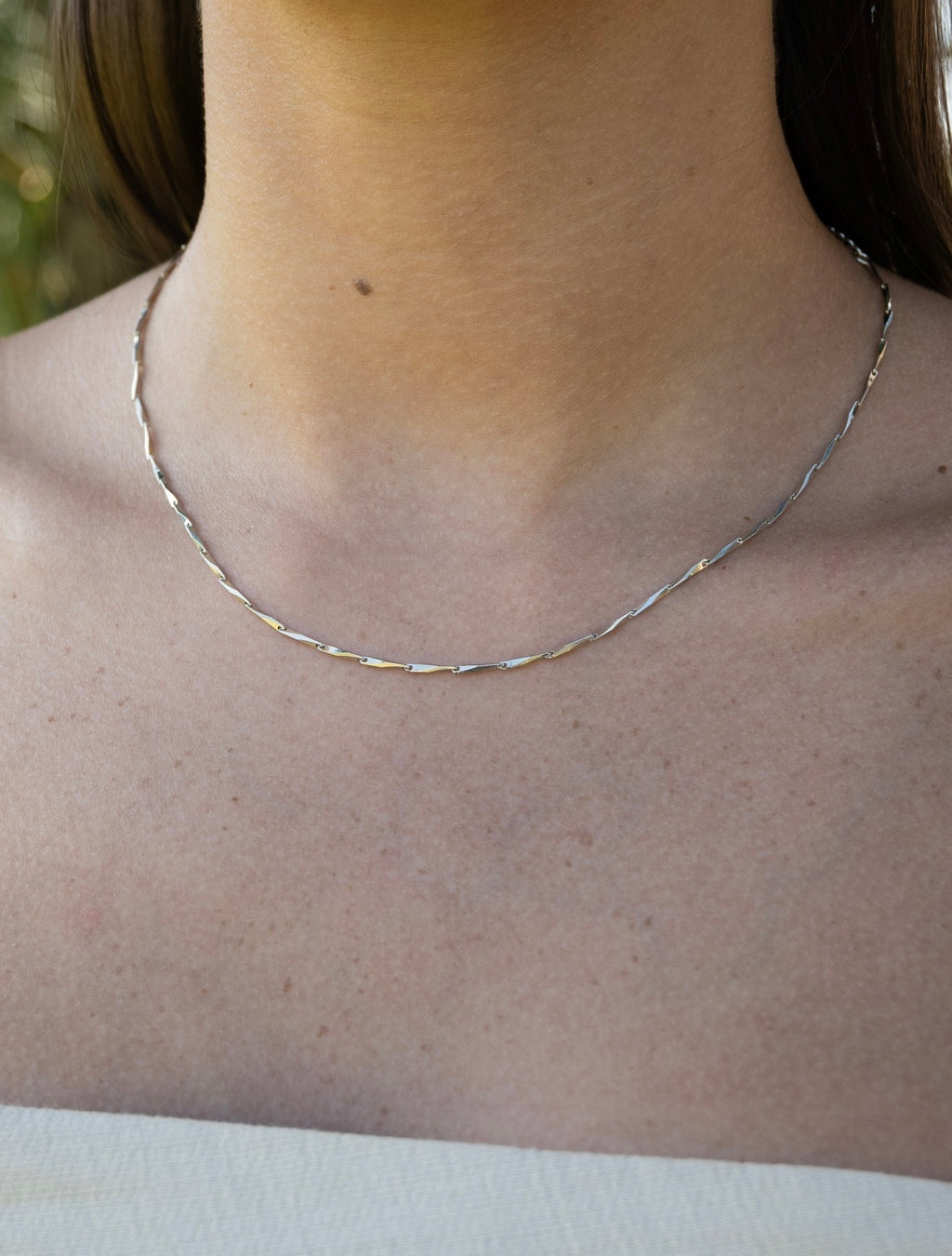 Choker pontilhados prata