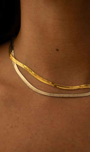 choker fita ouro